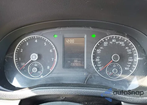 2013 Volkswagen Passat 2.5L S z USA, uszkodzony, nr VIN 1VWAP7A32DC003971